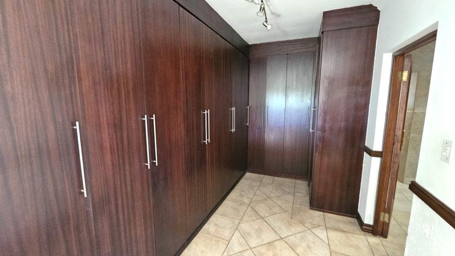 5 Bedroom Property for Sale in Birdwood Estate North West